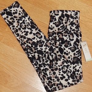 BALANCE COLLECTION WOMENS LEOPD LEGGINGS sz L NEW